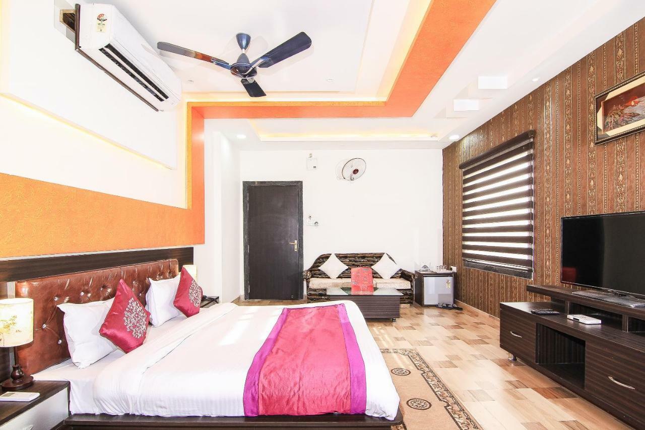 Capital O 15422 Shiva Inn Unnao Exterior foto